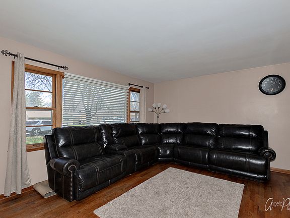 5th image of 4312 Crestwood St