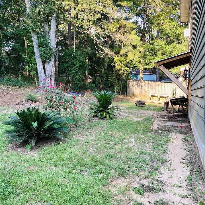2nd image of 115 Avon Cir E