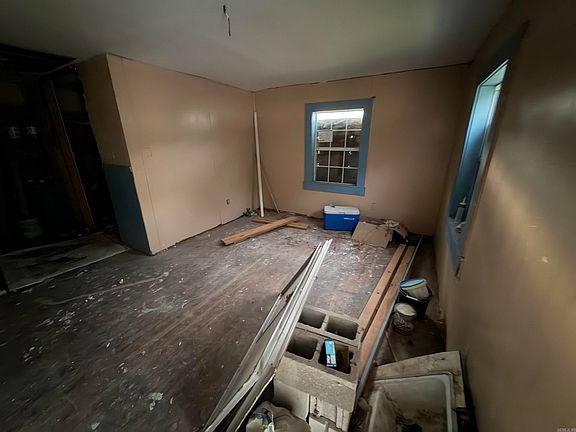 5th image of 710 W 26th Ave
