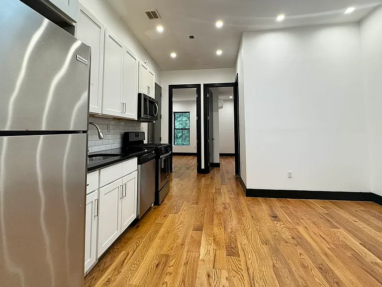 753 Putnam Ave #4 — Photo 6