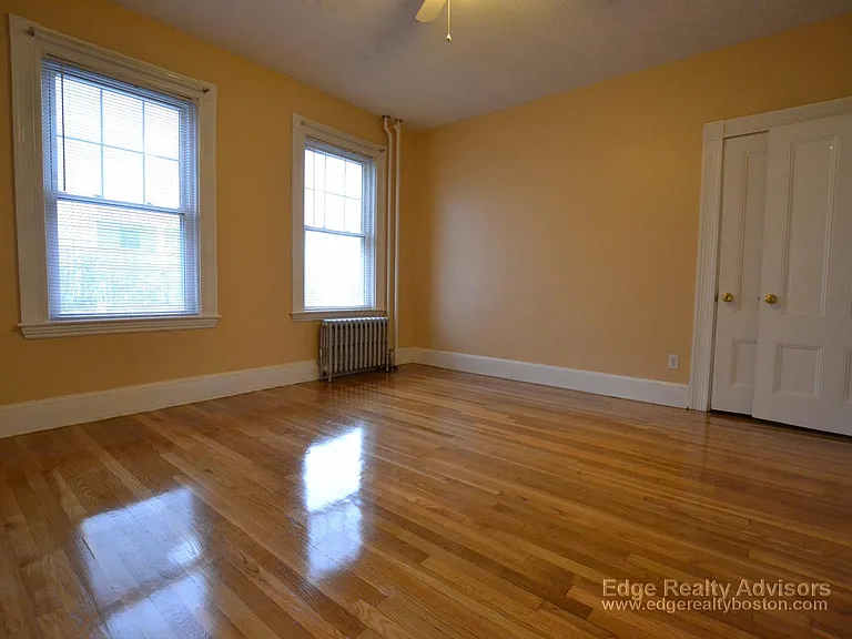 22-24 Everett Sq #2 — Photo 9