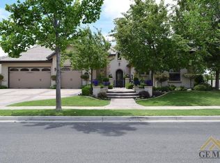 2411 Exton St, Bakersfield, CA 93311