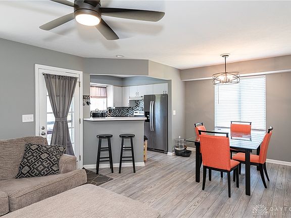 5th image of 400 Waterfront Pl