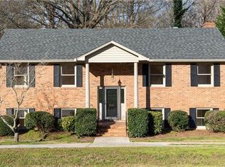2121 Winterlake Dr, Gastonia, NC 28054