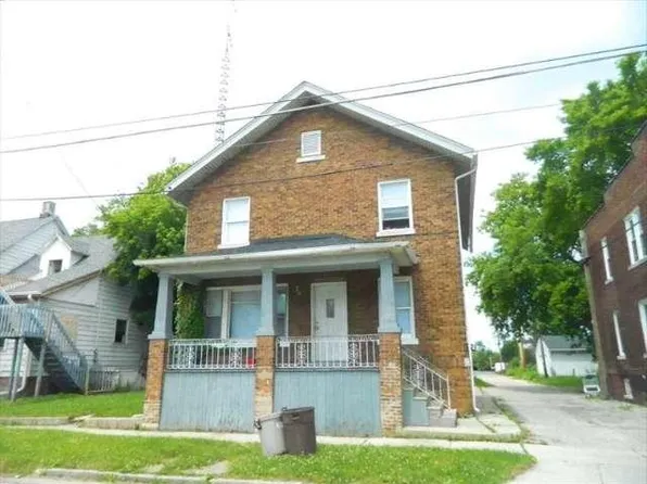 2414 61st St, Kenosha, WI 53143