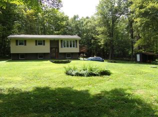 1164 Quaker Lake Rd, Brackney, PA 18812