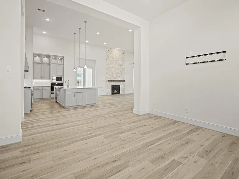 929 Wormwood Dr — Photo 11
