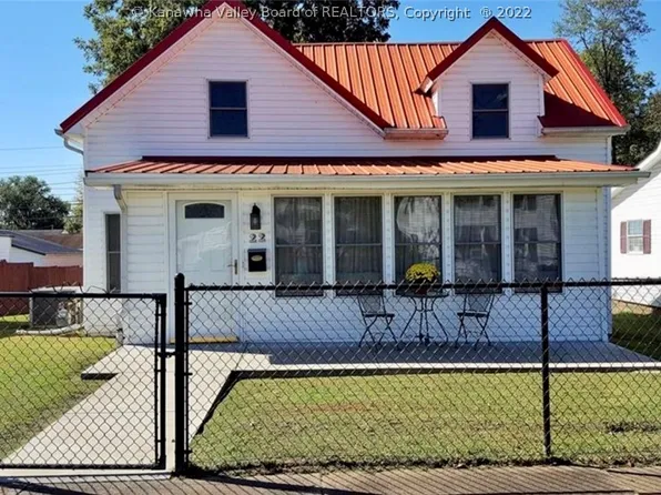 22 Wilson St, Ravenswood, WV 26164