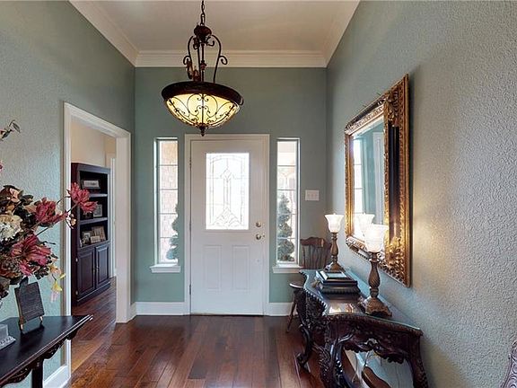 3rd image of 709 Nandina Way
