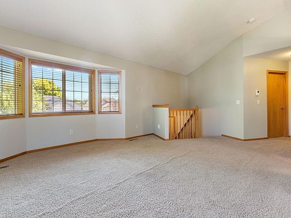 5th image of 303 16th Ave NE