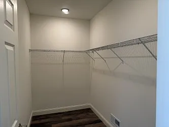 Flying Hills Apartments — Photo 48