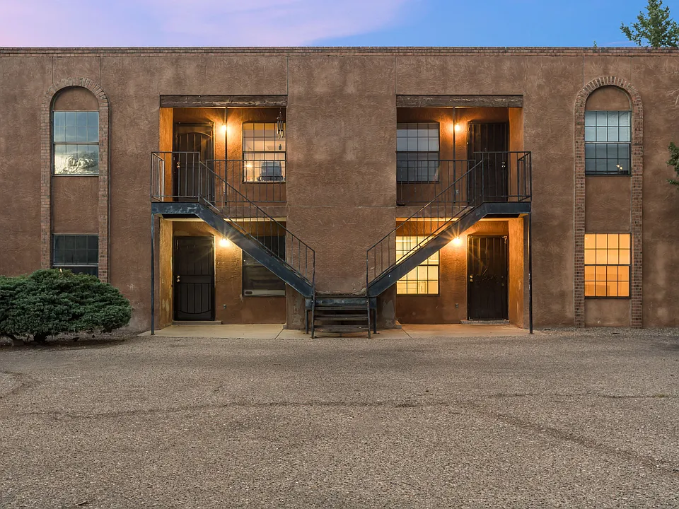 2nd Floor 2 Bedroom Apt. - Great Cul-De-Sac Location in Rio Rancho