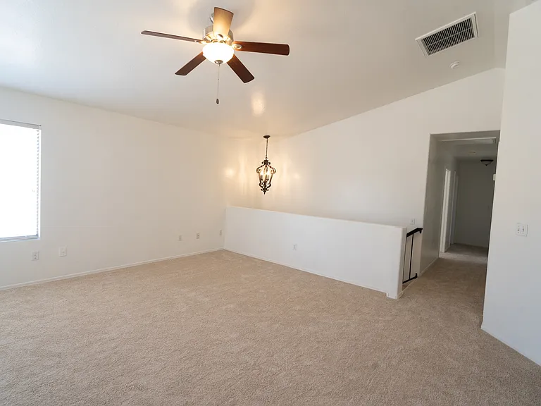 1492 N Saddle St — Photo 12