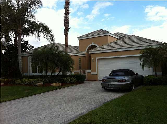 1st image of 2064 Island Cir