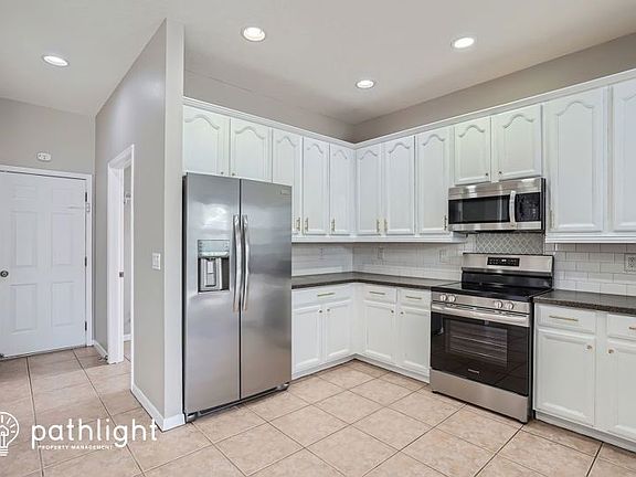 3rd image of 3642 Morgans Bluff Ct