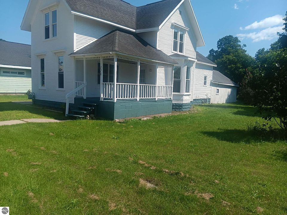 1st image of 220 E State St