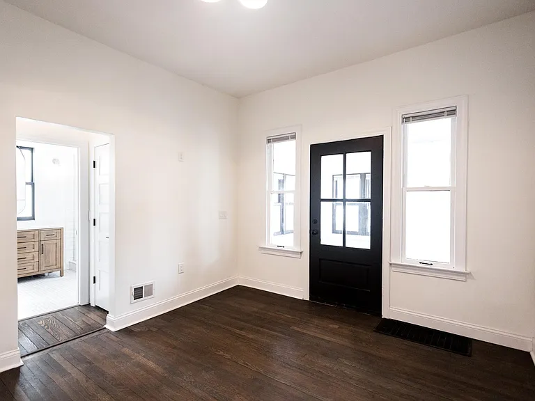 1431 Brooklyn St #1 — Photo 5