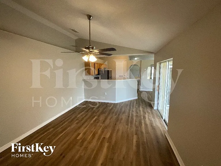 331 Columbo St — Photo 3