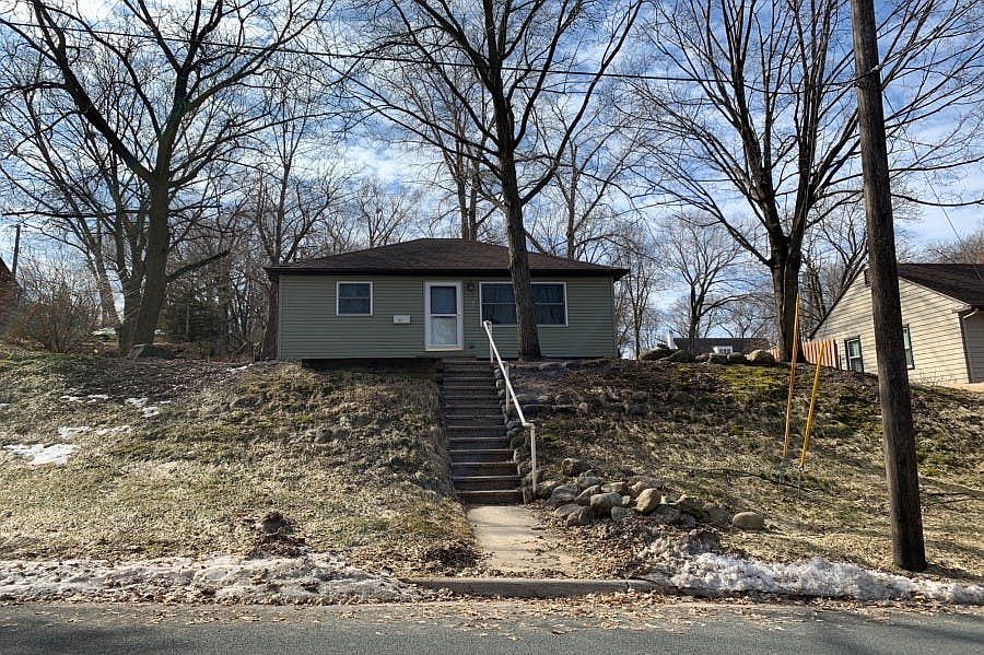 1st image of 115 Ridgewood St