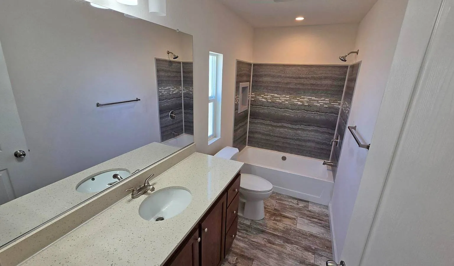 3 bed, 2.0 bath, 1020 sqft, $1,450 — Photo 4