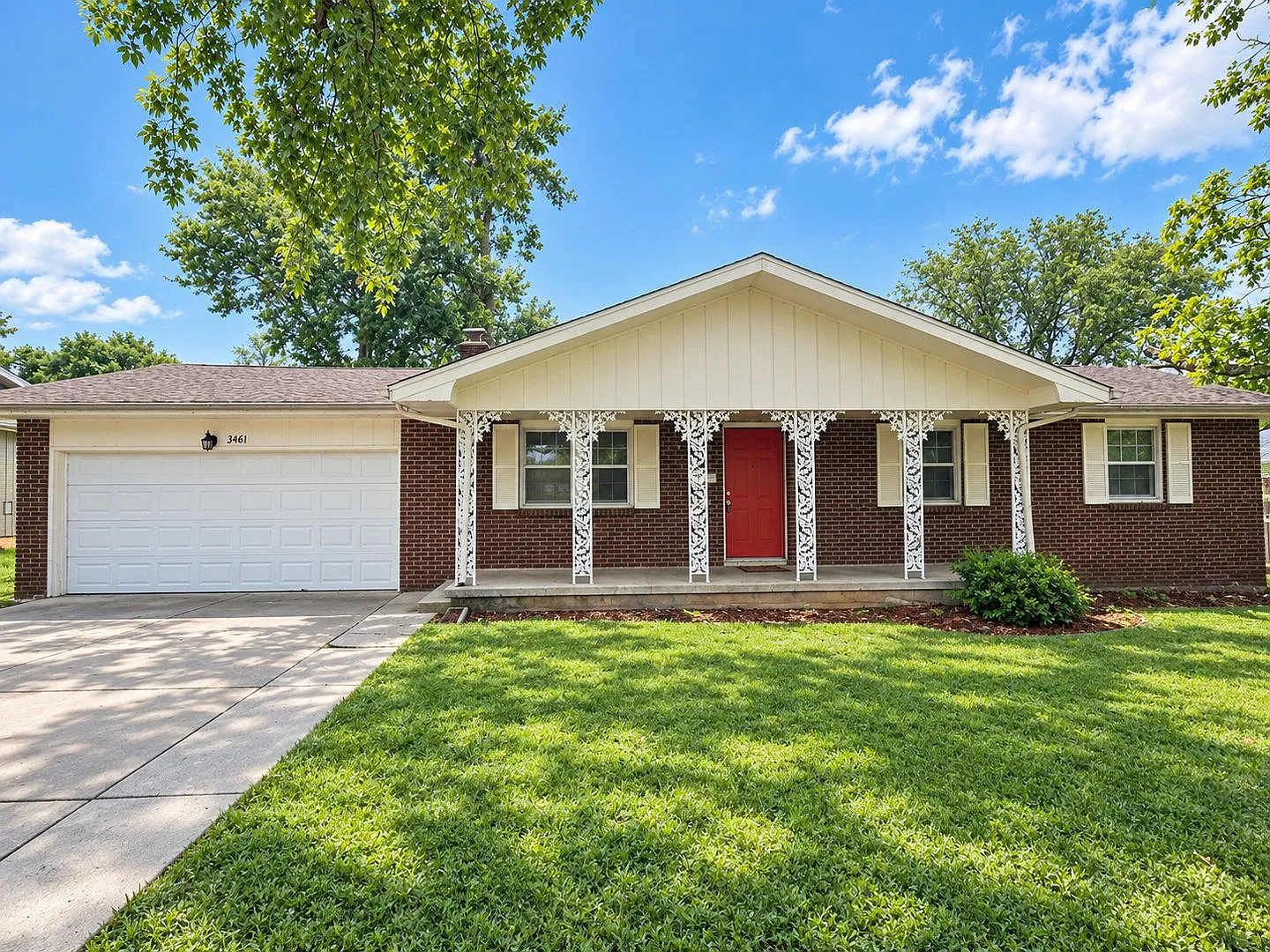 3 Bedroom | 1.5 Bath | 2 Car Garage | Pets Welcomed! — Photo 1