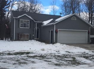 10767 Sixteen Mile Rd NE, Cedar Springs, MI