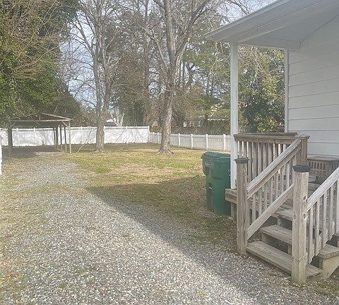 5th image of 8 S Beech Ave