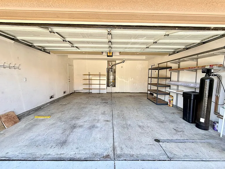 1319 Jacaranda Cir — Photo 21