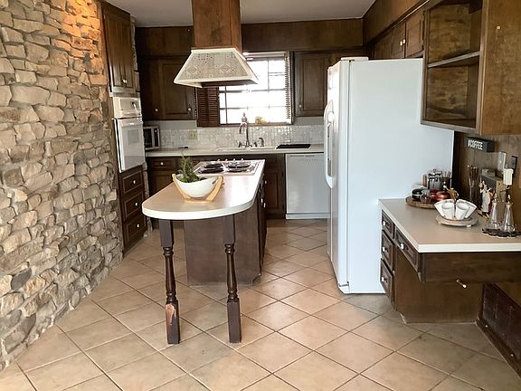 3rd image of 2300 N Cummings Dr