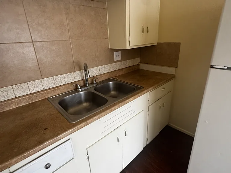 521-527 S Sutter St — Photo 7