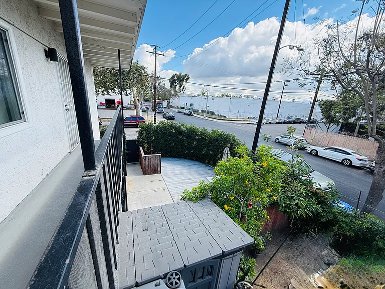 728 E Walnut St #7 — Photo 19