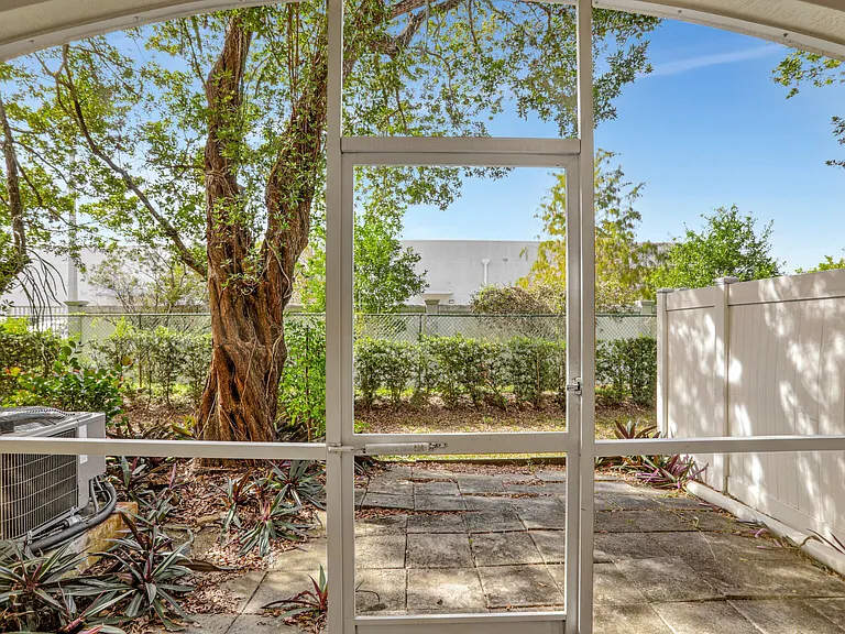 6527 Catalina Ln — Photo 18