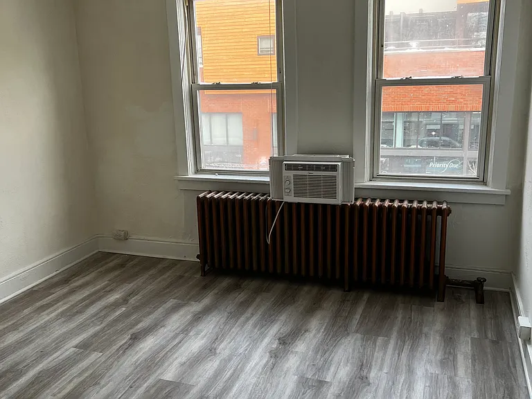 5810 Bryant St #2R — Photo 9
