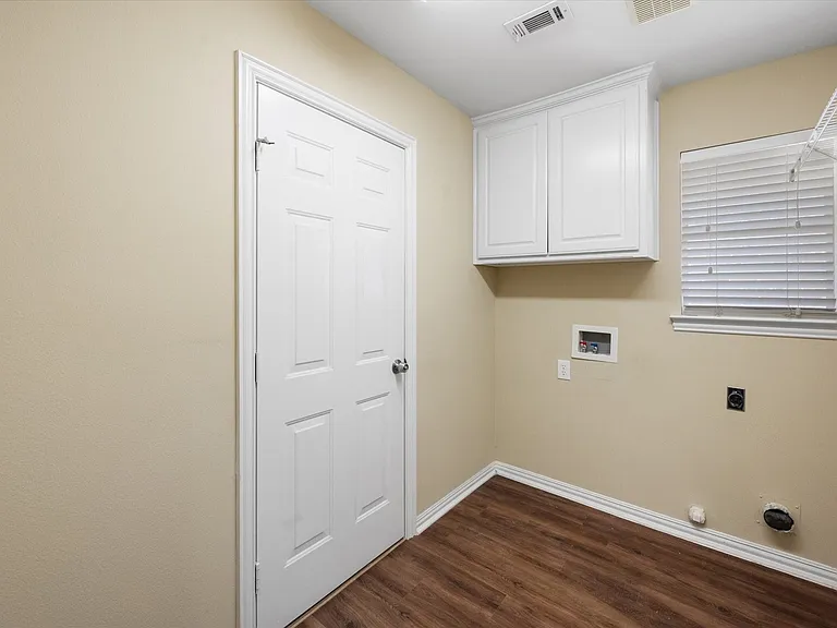 1106 Brook Arbor Dr — Photo 4