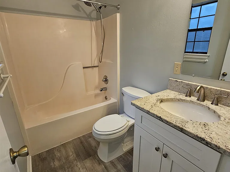 8224 Hunters Ridge Trl — Photo 26