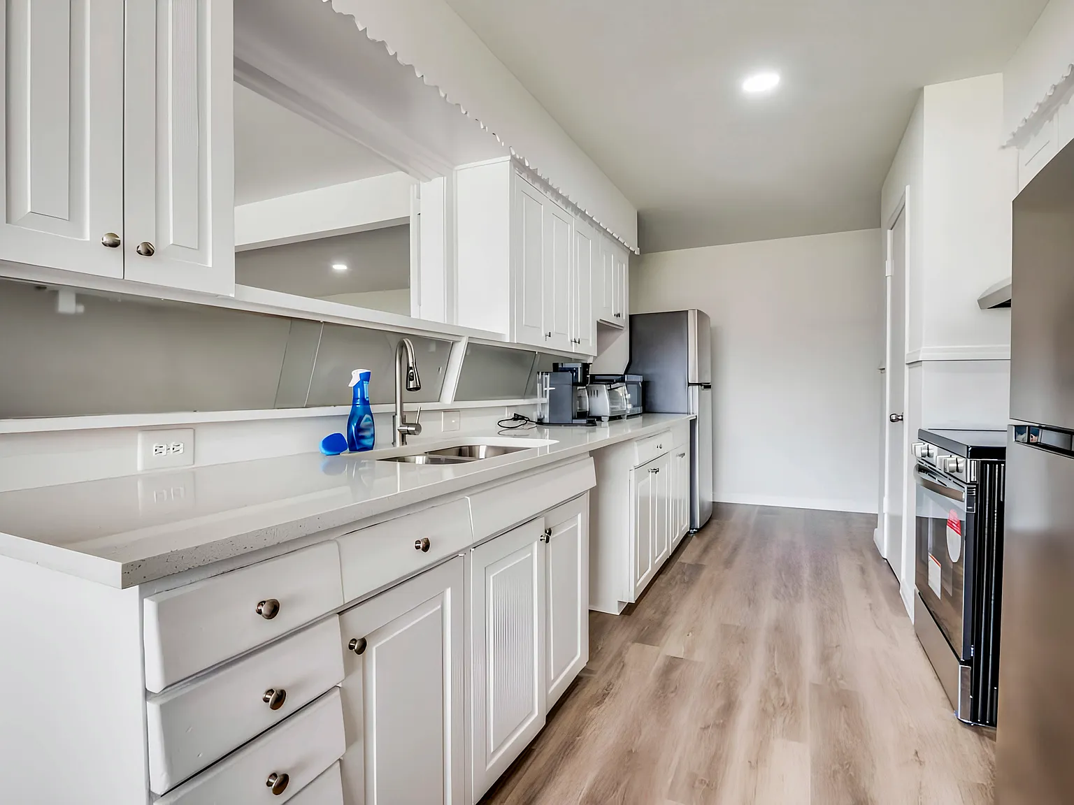 4 bed, 3.0 bath, 2015 sqft, $983 — Photo 3