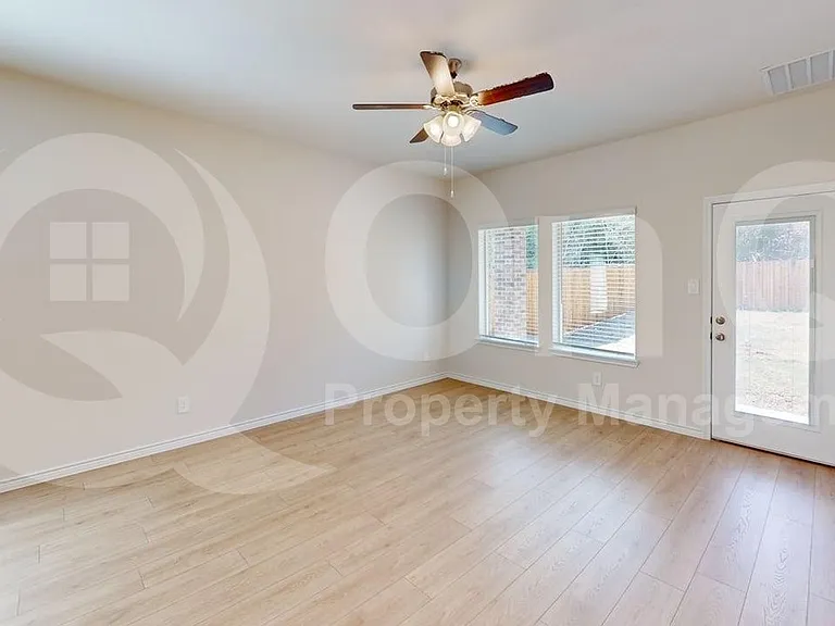 2014 Lostwood Dr — Photo 6