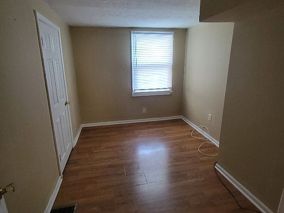 5th image of 4324 Winthrop Ave