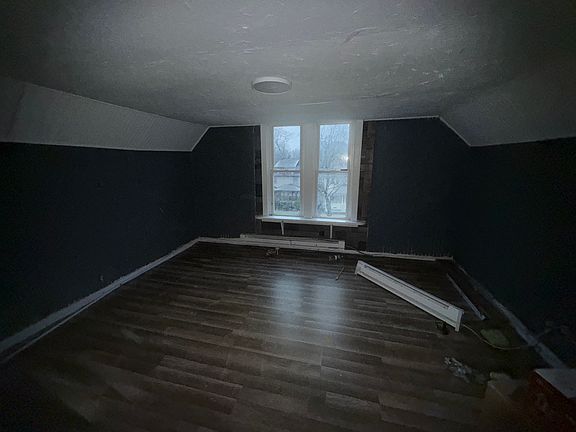 5th image of 116 Earl St Floor 3
