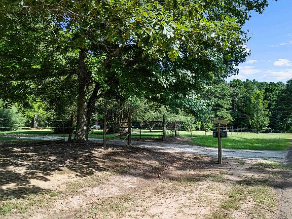 5th image of 694 Marcelene Dr