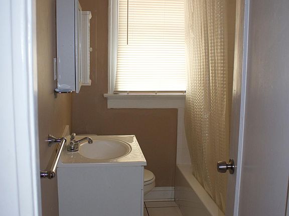5th image of 1527 McCausland Ave