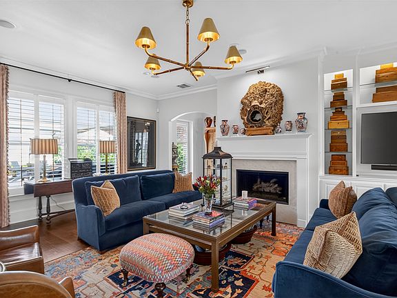 5th image of 1042 Winterberry Ln