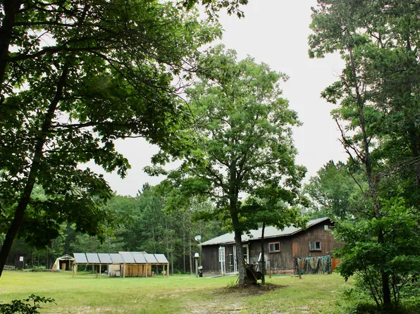 900 Wilbur Ln, Roscommon, MI 48653