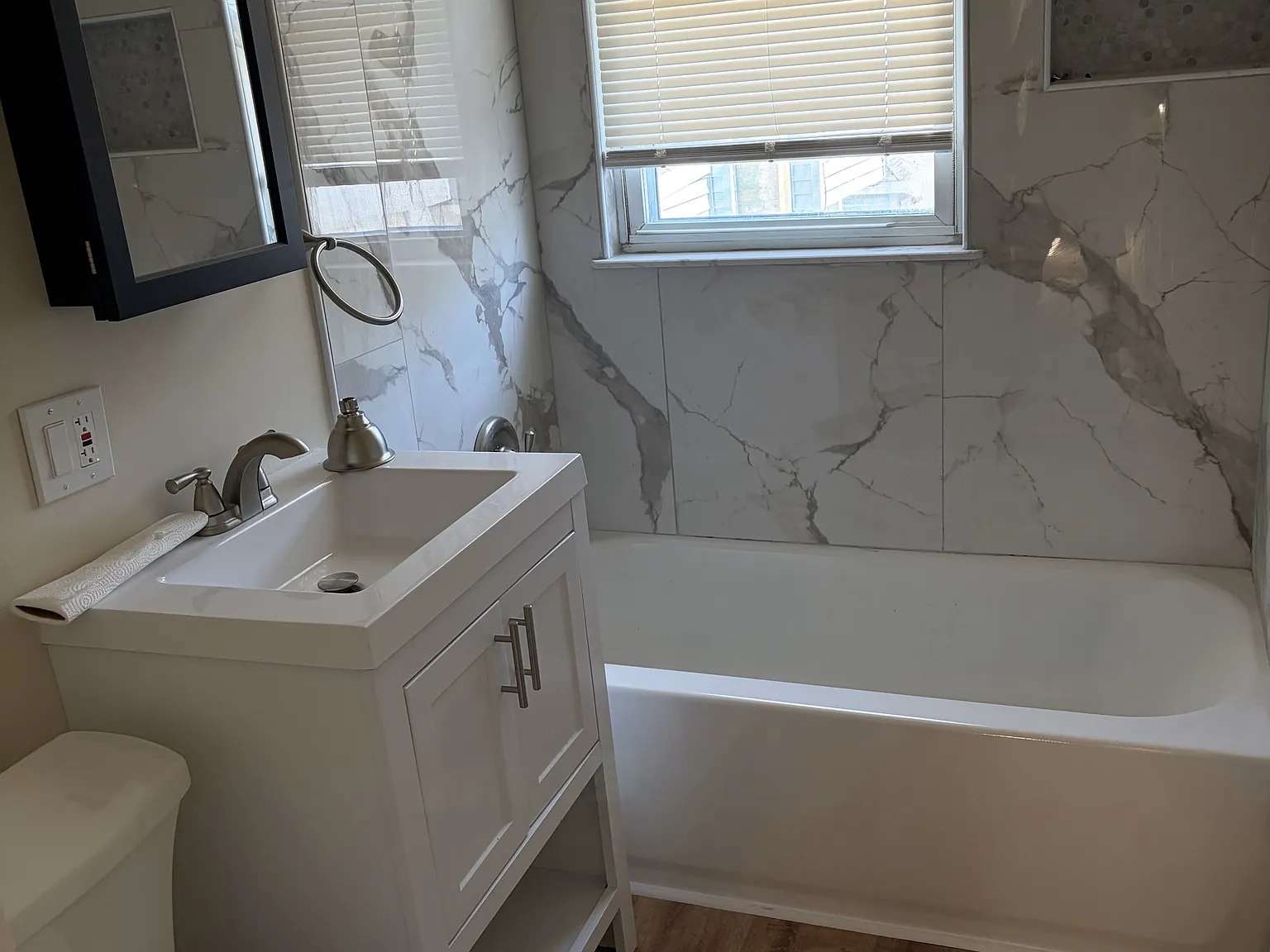 3 bed, 1444 sqft, $2,300 — Photo 2