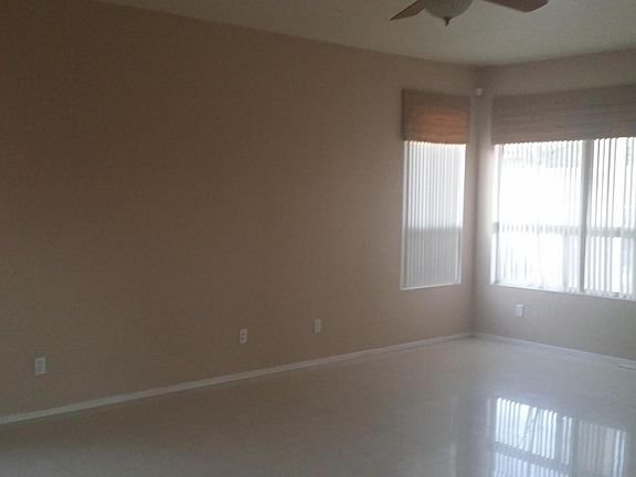 4th image of 4452 E Redwood Ln