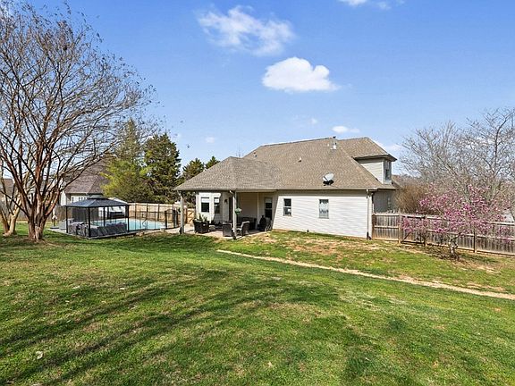 5th image of 1230 Willow Brook Dr