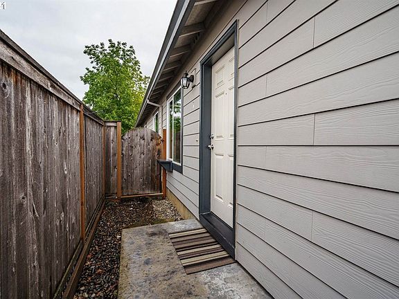 5th image of 14816 SE Arista Dr