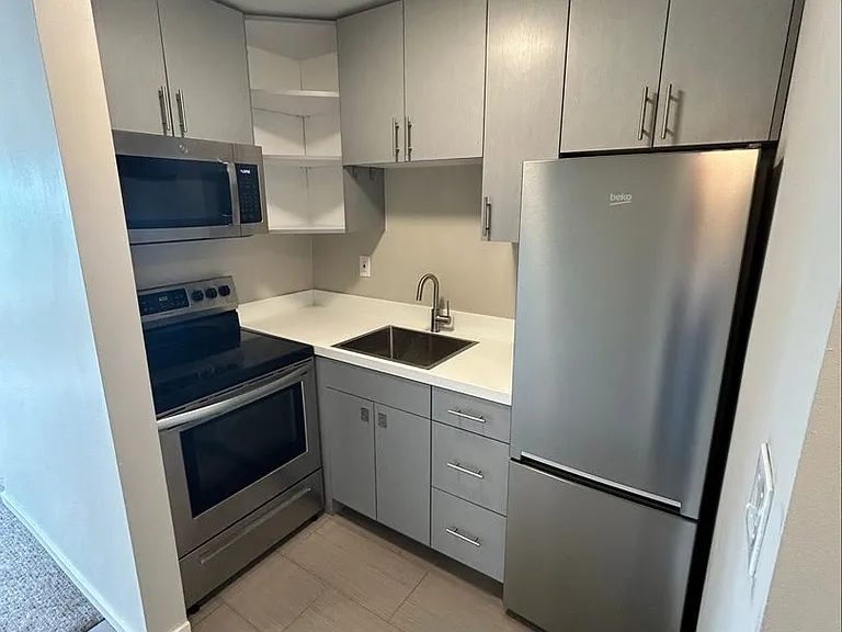 Mercer Crest Apartments — Photo 2