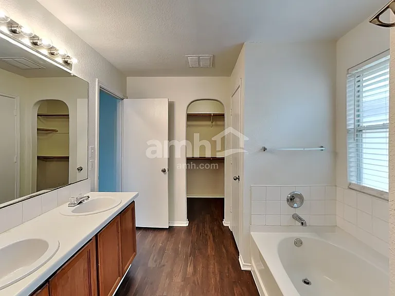 15003 Nordyke Ln — Photo 11
