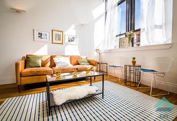 Rented by EXR | media 88